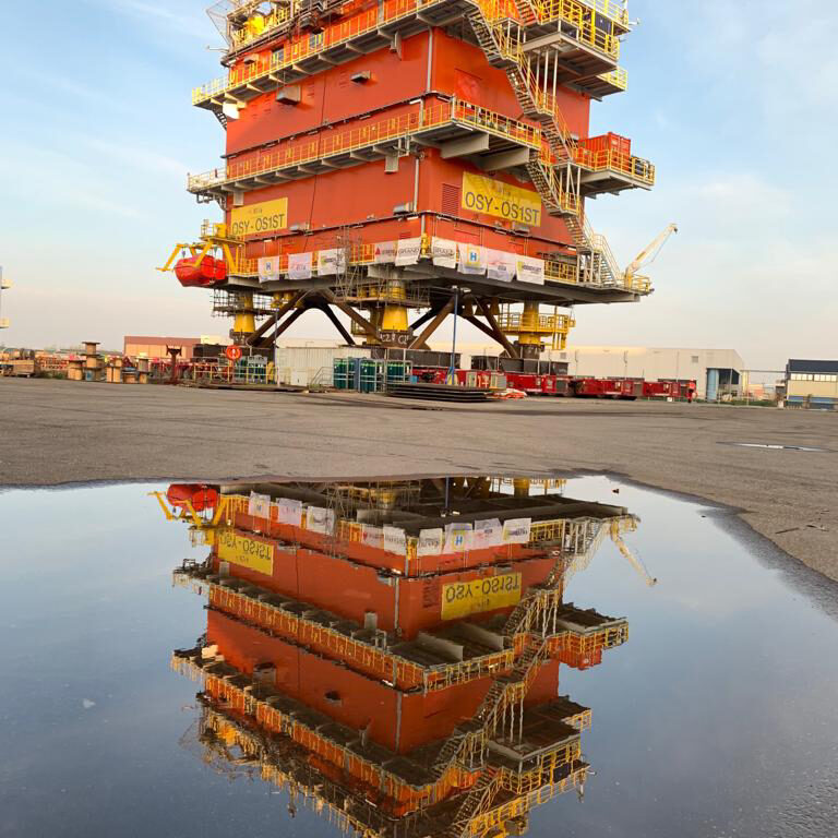 Elia topside at yard Heerema Zwijndrecht